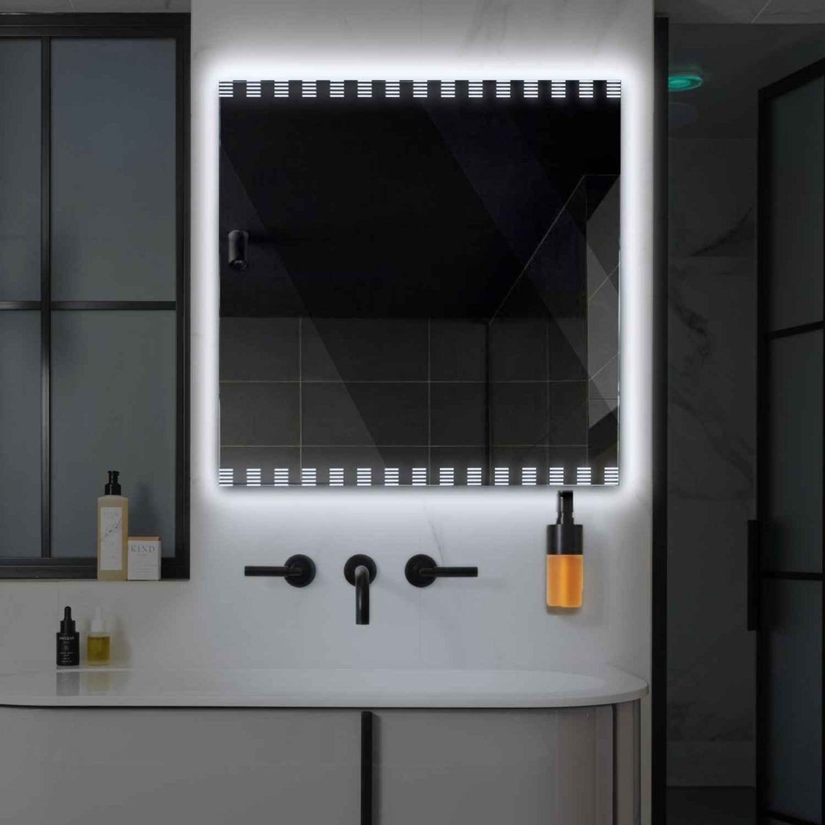 LED Spiegel Quadratisch | Wandschalter-Steuerung | Kaltweißes Licht - Reyze Seria Edge Model 6